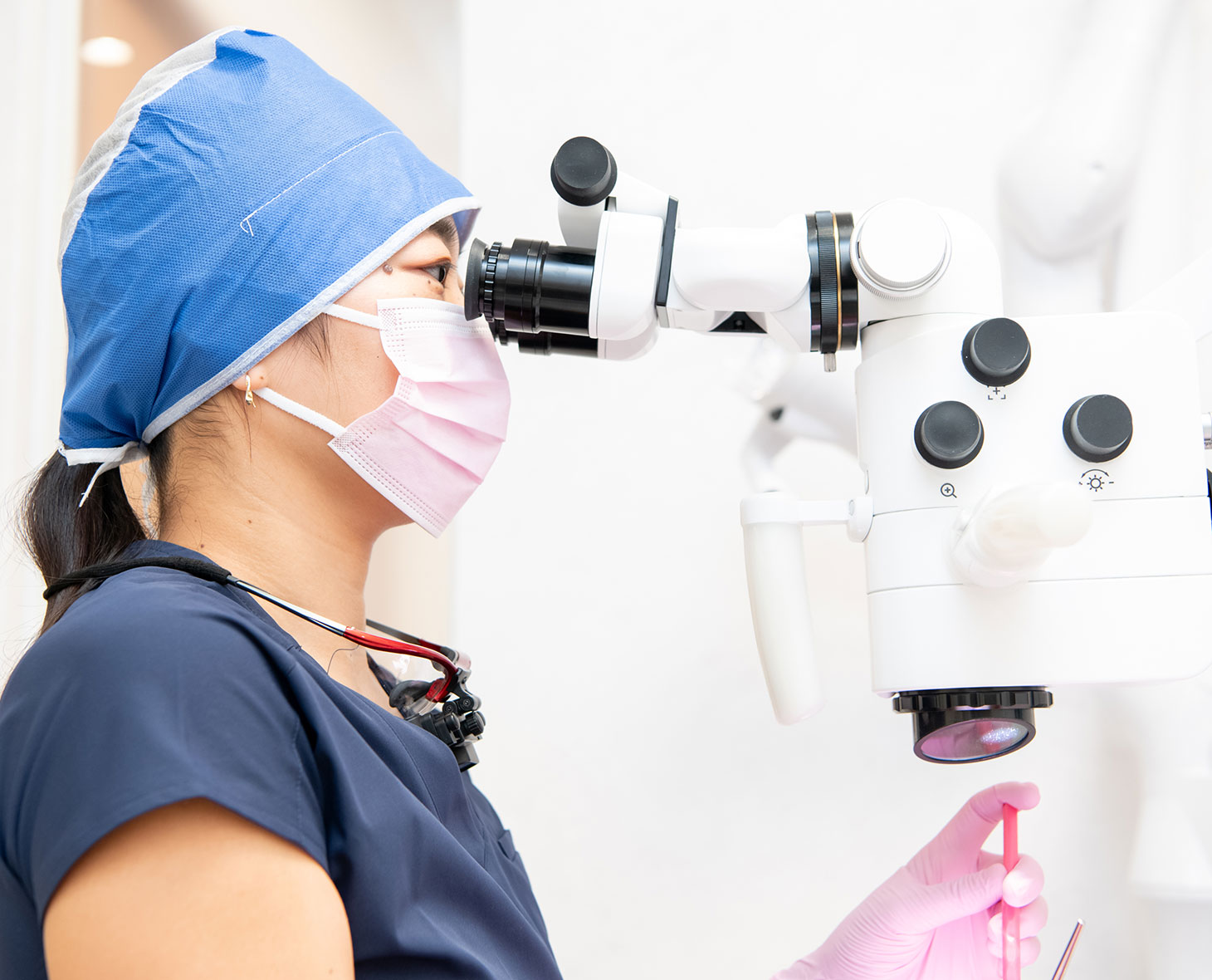 マイクロスコープによる精密治療